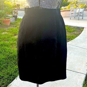 Jennifer Moore Black vintage suede leather skirt vintage sz12 fits sz 6